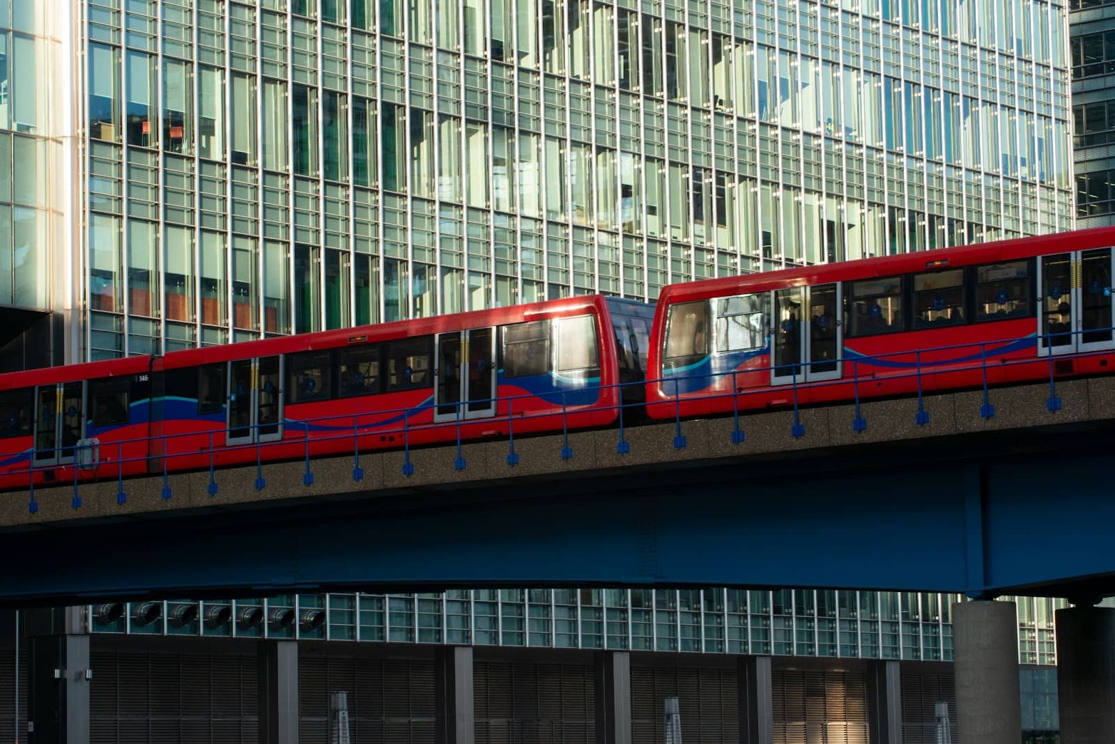 DLR going through canary warf